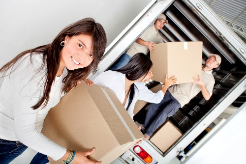 Cancellation and move-out conditions for storage unit hire